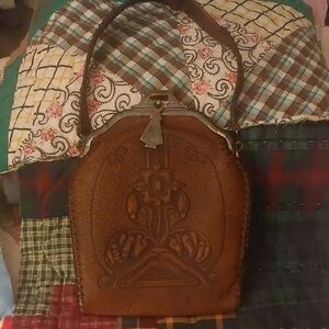 1915 Antique Tooled Leather Bag🌼